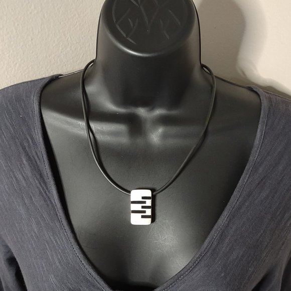 Black And Silver Tone Rectangular Pendant Necklace 19.75 Inches Long - Picture 1 of 12
